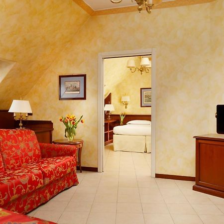 Unaway Hotel & Residence Linea Uno Milano Bagian luar foto