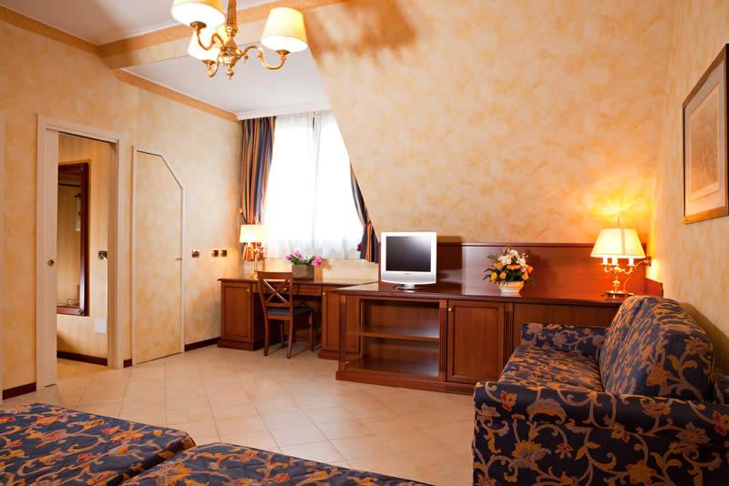 Unaway Hotel & Residence Linea Uno Milano Bagian luar foto