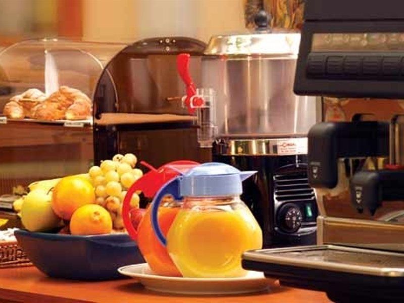 Unaway Hotel & Residence Linea Uno Milano Bagian luar foto
