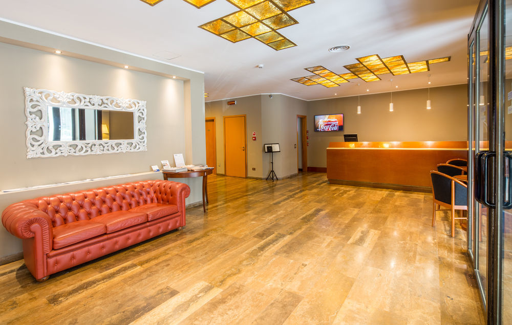 Unaway Hotel & Residence Linea Uno Milano Bagian luar foto