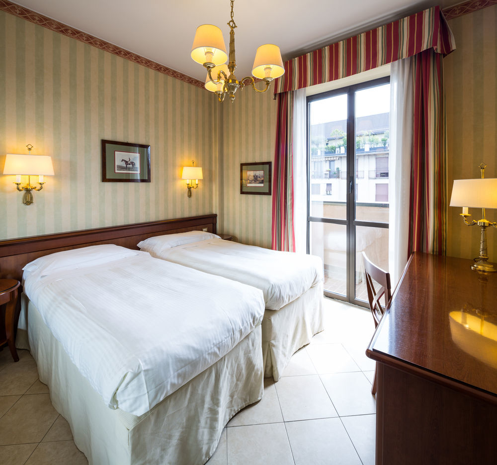 Unaway Hotel & Residence Linea Uno Milano Bagian luar foto