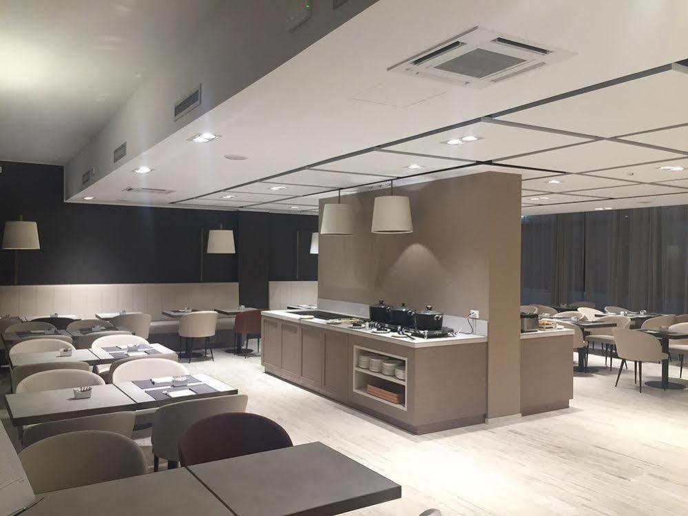 Unaway Hotel & Residence Linea Uno Milano Bagian luar foto