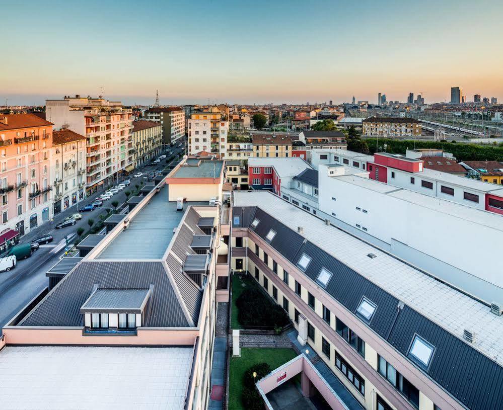 Unaway Hotel & Residence Linea Uno Milano Bagian luar foto