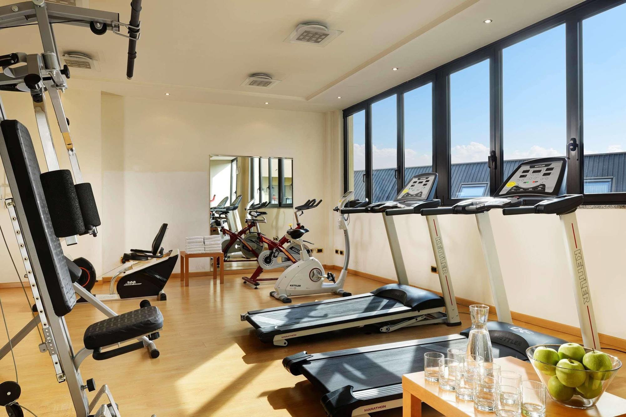 Unaway Hotel & Residence Linea Uno Milano Bagian luar foto