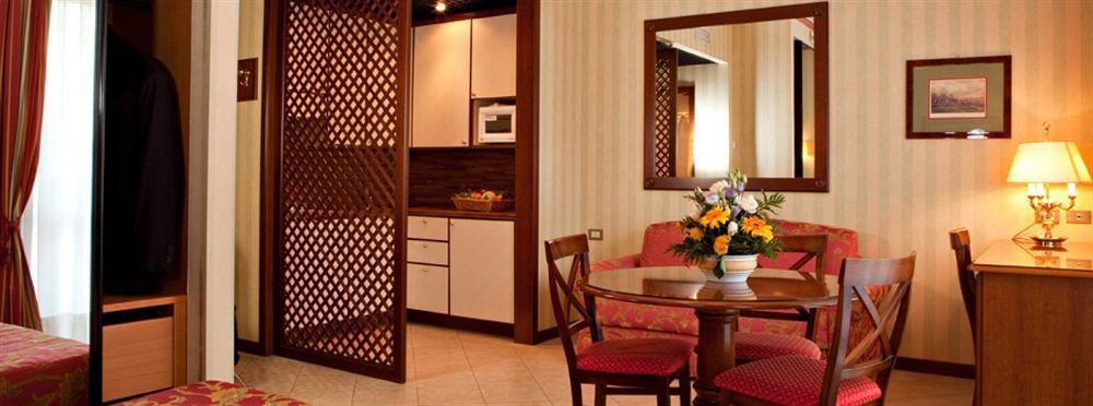 Unaway Hotel & Residence Linea Uno Milano Bagian luar foto
